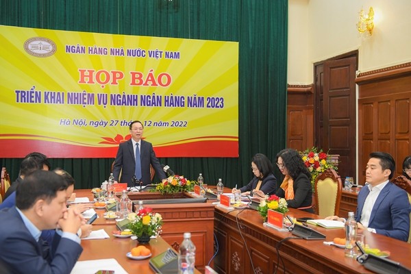
Phó Thống đốc Ngân hàng Nhà nước Đào Minh Tú phát biểu tại họp báo.&nbsp;
