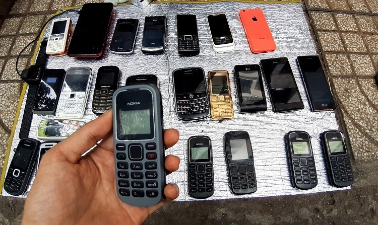 
Các mẫu điện thoại cục gạch bán tại Việt Nam có hỗ trợ 3G, 4G
