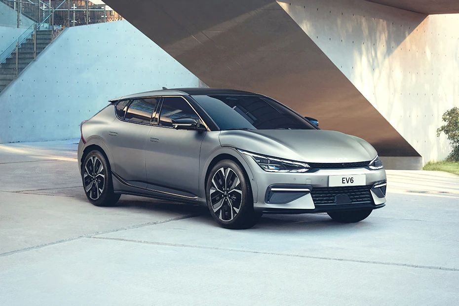 
KIA EV6 2023 với quãng đường tối đa 500km có thể sạc từ 10% lên 80% trong 18 phút&nbsp;với “bộ sạc nhanh DC”
