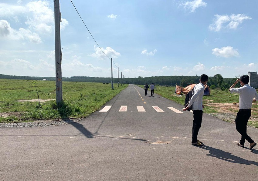 
Không ít nhà đầu tư đang có tâm lý e ngại khi quyết định xuống tiền ở thời điểm này
