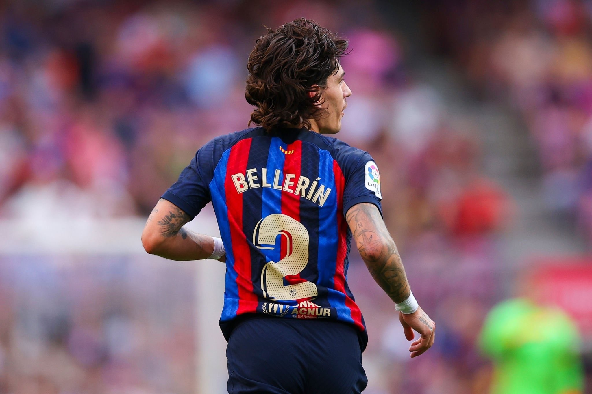 
Bellerin chỉ nhận 8.500 bảng mỗi tuần ở Barcelona.
