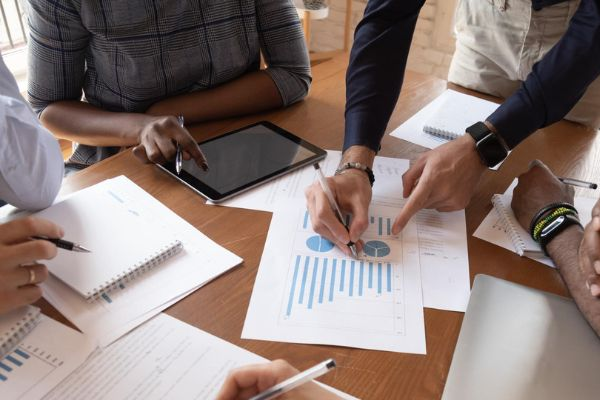 
Project Coordinator là một cụm từ tiếng anh mô tả nghề nghiệp điều phối viên dự án.
