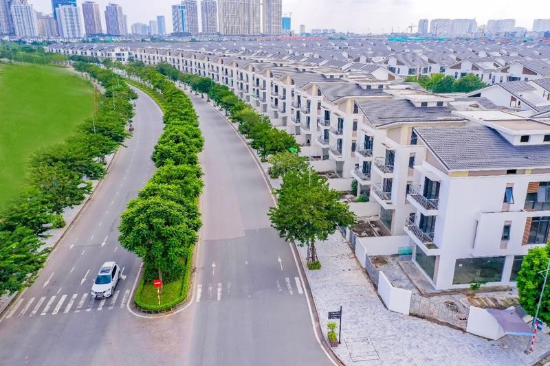 
Trong năm 2023, gần 1.600 căn từ 15 dự án dự kiến gia nhập thị trường. Huyện Hoài Đức dự kiến sẽ cung cấp 20% nguồn cung tương lai, theo sau bởi huyện Thanh Trì với 16%, quận Long Biên với 15%.
