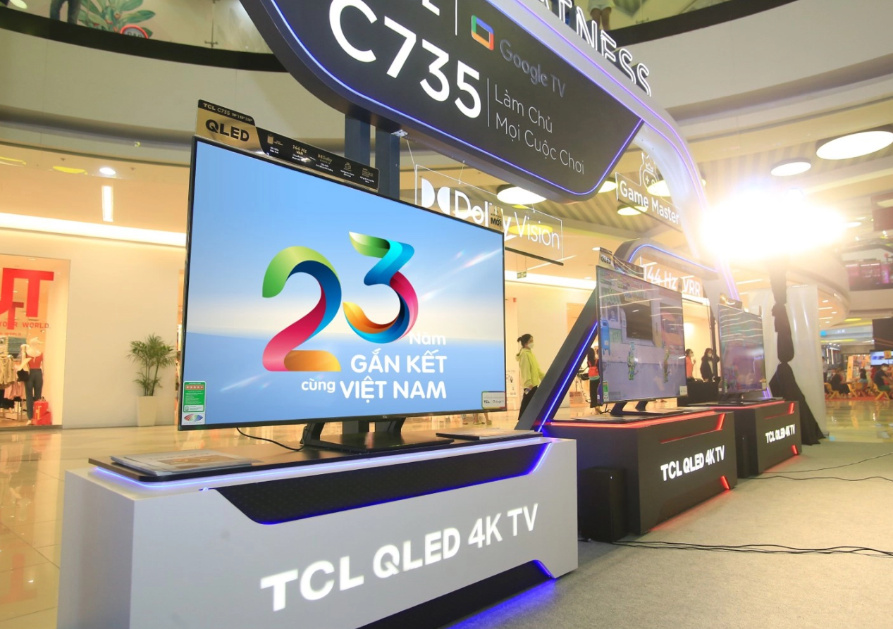 
TCL dưới sự lãnh đạo của Lý Đông Sinh đã ghi nhận nhiều bước tiến vượt bậc, trở thành nhà cung cấp TV màu lớn nhất trên thế giới vào năm 2004
