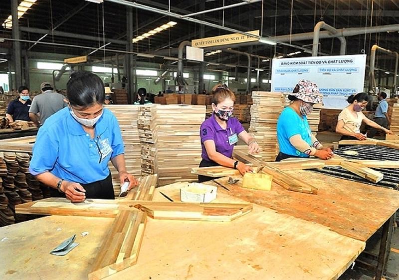 
Để có thể kích cầu, Hiệp hội Gỗ và Lâm sản Việt Nam cũng khuyến cáo doanh nghiệp ngành gỗ cần tìm cách giảm chi phí sản xuất và giúp cho các nhà nhập khẩu có thêm nhiều không gian để khuyến mãi sản phẩm
