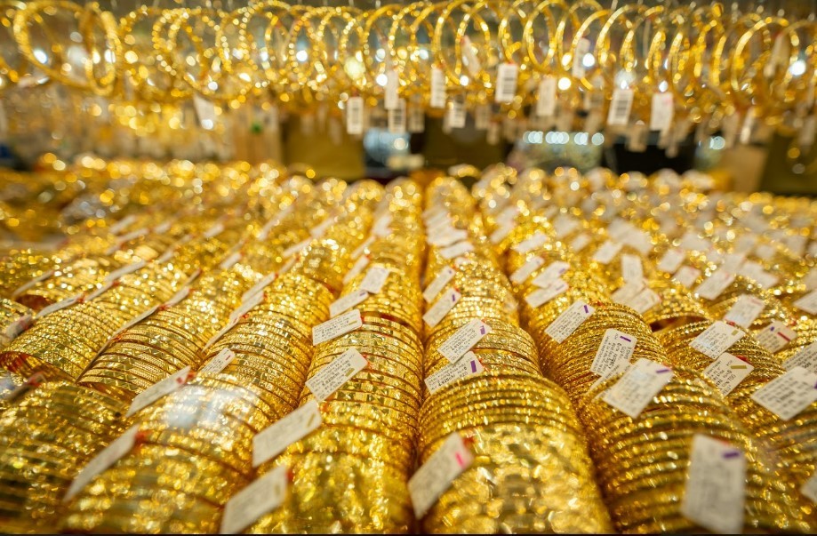 
Trong tháng 1/2023, giá vàng trong nước có những biến động cùng chiều với giá vàng thế giới.
