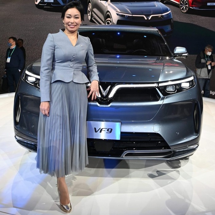 
Trong một cuộc phỏng vấn độc quyền của Rest of World với Giám đốc điều hành toàn cầu của VinFast là bà Lê Thị Thu Thủy, nữ CEO này đã giải thích lý do VinFast quyết định xuất khẩu xe điện sang Mỹ
