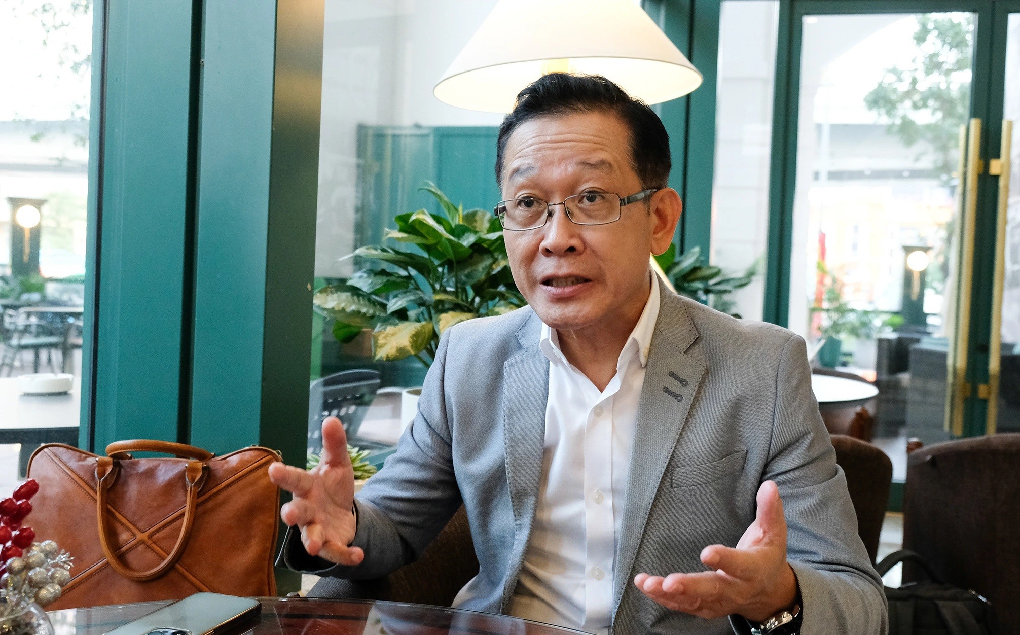 
Ông Hans Nguyễn từng quản lý danh mục đầu tư lên đến 5 tỷ USD ở Ngân hàng UBS của Thụy Sĩ
