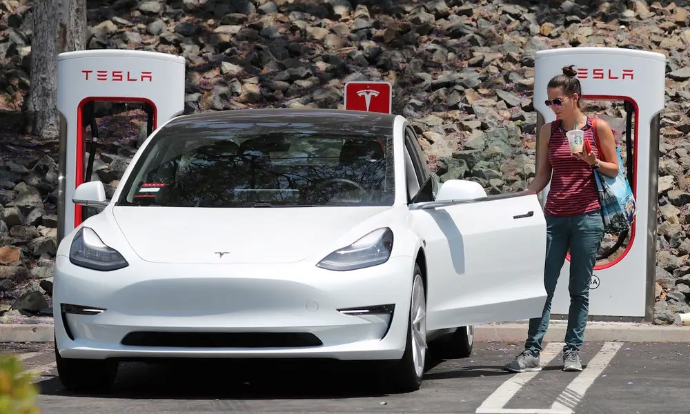 
Những chiếc xe điện Tesla bị chính các công ty bảo hiểm tại quê nhà né tránh
