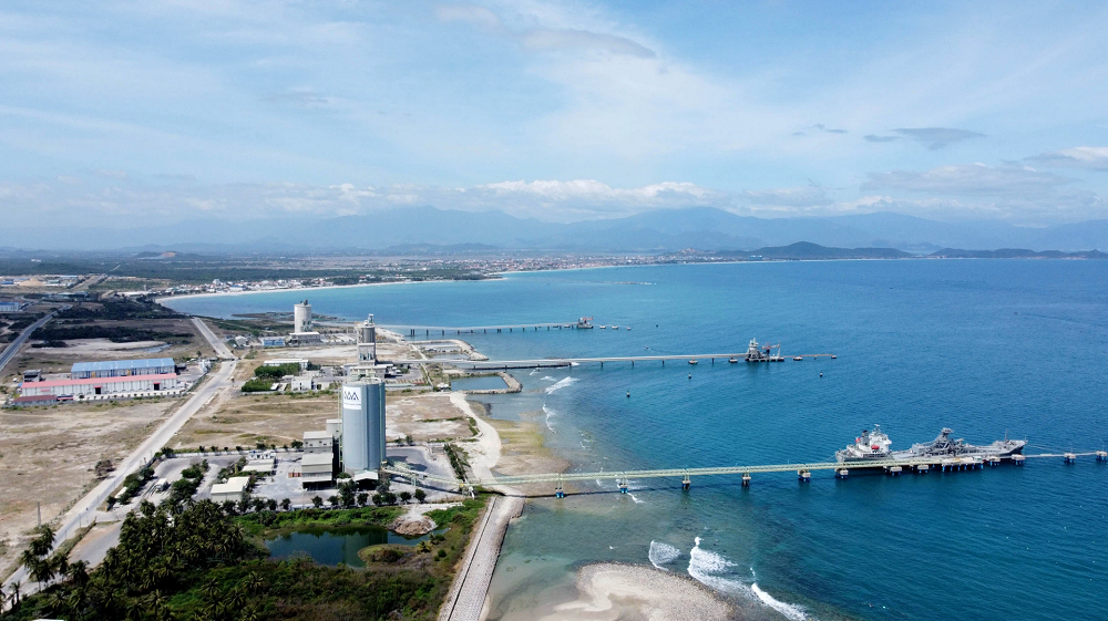 
Khu kinh tế Vân Phong hiện đang được nhiều “đại bàng” đề xuất ý tưởng đầu tư với nhiều ngành nghề đa dạng.
