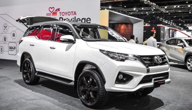 
Dường như Toyota đã ngó lơ quá trình chuyển đổi sang xe điện, trung thành với việc phát triển xe hybrid
