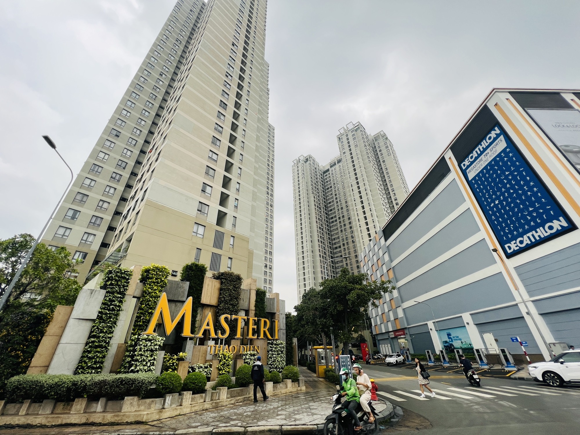 
Liên quan đến giá căn hộ chung cư cao cấp, Bộ Xây dựng cho biết trong một báo cáo thị trường bất động sản mới đây rằng, nhiều dự án mới tại Hà Nội và TP.HCM đang được chào bán với mức giá cao. Ảnh minh họa
