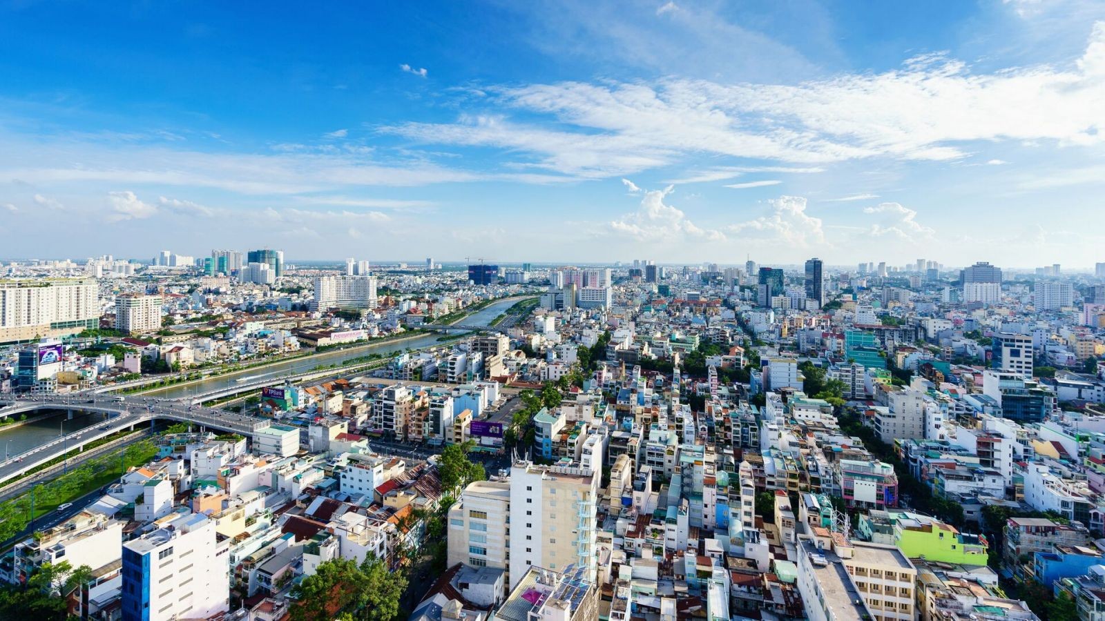 
Các ngân hàng trong thời gian tới nên ưu tiên tập trung cho những doanh nghiệp đầu tư nhà ở xã hội, nhà ở công nhân cũng như cải tạo chung cư cũ. Ảnh minh họa
