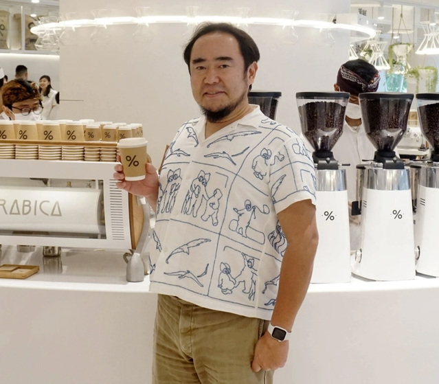 
Theo chia sẻ của nhà sáng lập Kenneth Shoji, mục tiêu đầu tiên của % Arabica là trở thành một thương hiệu cà phê toàn cầu bền vững thông qua việc đặt dấu ấn ở khắp nơi trên thế giới
