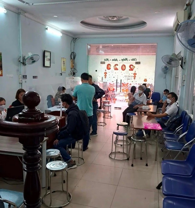 
Tại phòng công chứng trên địa bàn Q.9 cũ, lượng hồ sơ công chứng đất đai giảm mạnh so với cùng kì năm ngoái
