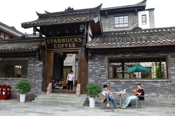 
Starbucks đã uyển chuyển, linh hoạt trong các tiêu chuẩn kinh doanh tại Trung Quốc
