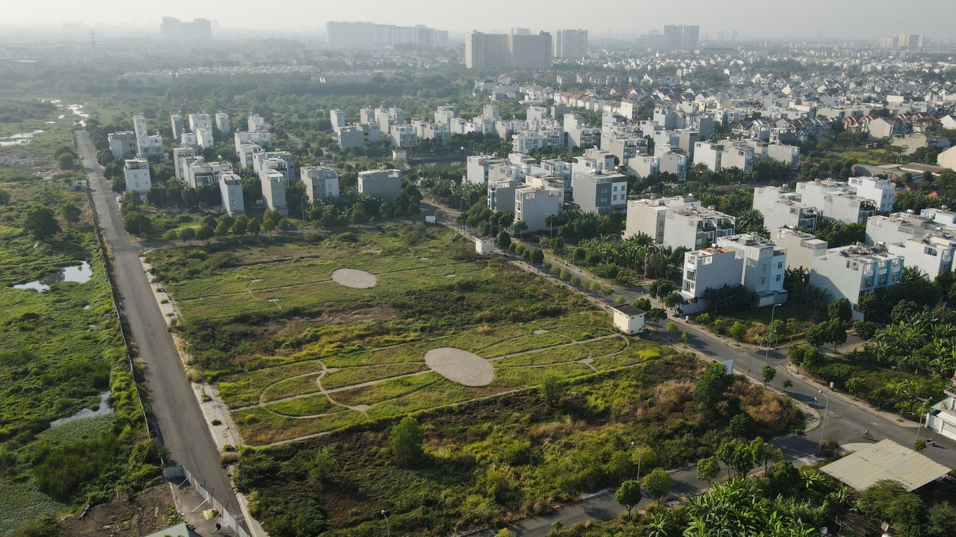 
Các chuyên gia kiến nghị bổ sung thêm các quy định để giúp lành mạnh thị trường bất động sản
