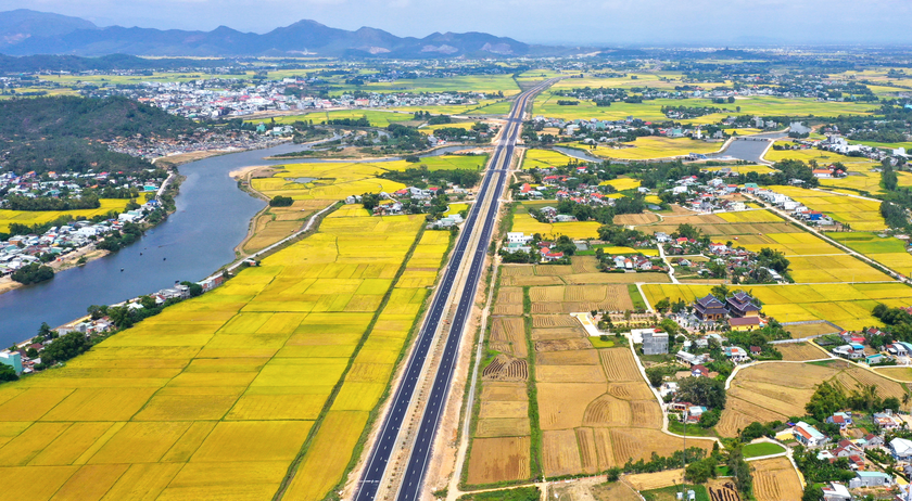 
Dự kiến tổng tiền thu về sau khi đưa ra đấu giá 700 lô đất ở và 11 lô đất thực hiện dự án tại tỉnh Bình Định là khoảng 1.834 tỷ đồng.&nbsp;
