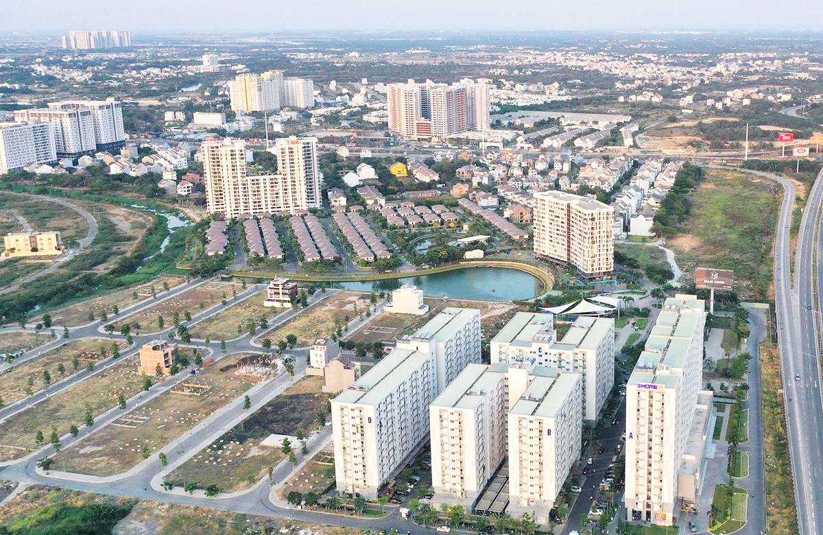 
Thực tế cho thấy, nhiều dự án bất động sản hiện tại đang vướng mắc nhiều vấn đề pháp lý, thị trường không có hàng mới, nguồn cung trong nhiều năm qua đã bị suy giảm. Ảnh minh họa

