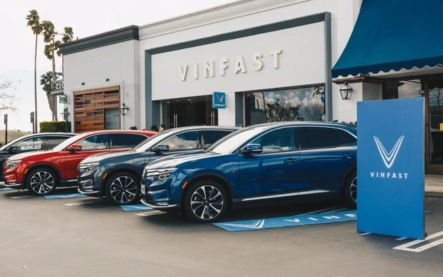 Có thể thấy, VinFast chính là doanh nghiệp đang rất nỗ lực khẳng định năng lực lẫn vị thế Việt Nam, không có lý gì mà chúng ta lại không quan tâm như thế