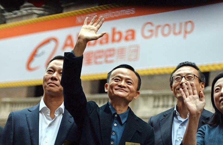 
Sáng ngày 19/9/2014, tập đoàn Alibaba chính thức phát hành cổ phiếu lần đầu tiên tại Sở Giao dịch Chứng khoán New York (NYSE)
