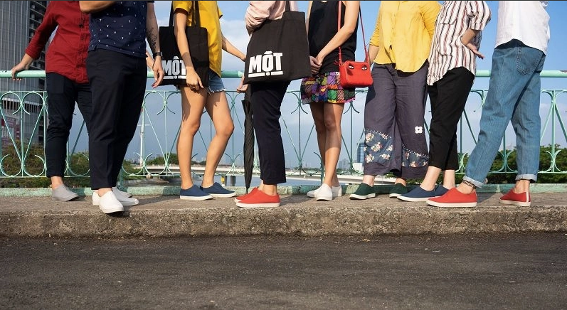
Thương hiệu MỘT được thành lập đầu năm 2018, nhanh chóng trở thành thương hiệu giày Việt trẻ được nhiều người yêu thích
