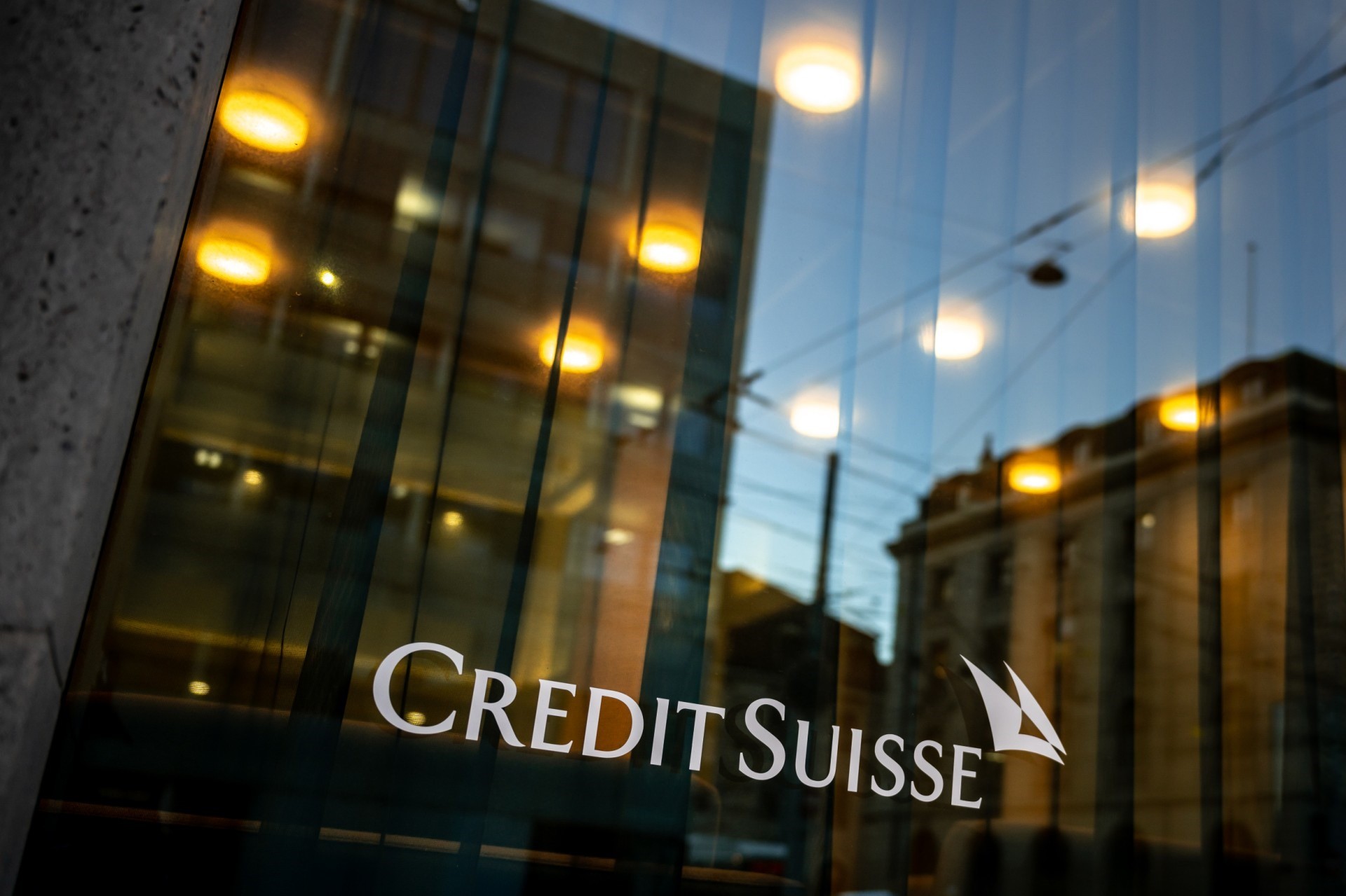 Đằng sau cuộc khủng hoảng gây chấn động toàn cầu của Credit Suisse - ảnh 3