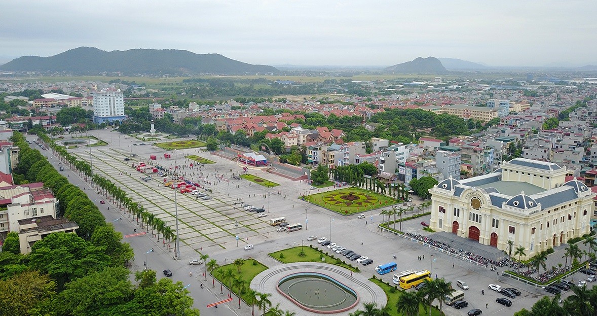
Quảng trường và nhà hát Lam Sơn tại Thành phố Thanh Hóa, tỉnh Thanh Hóa.
