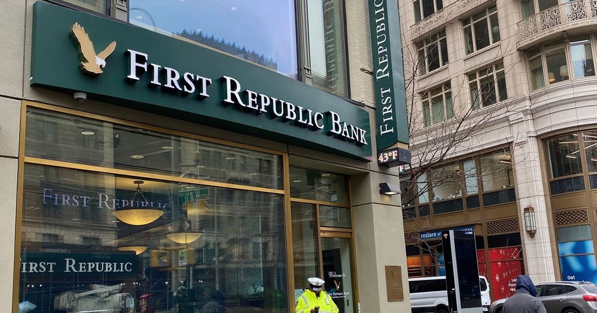 
Cổ phiếu của ngân hàng First Republic vẫn tiếp tục trượt dài dù các công ty cùng ngành khác đã ổn định
