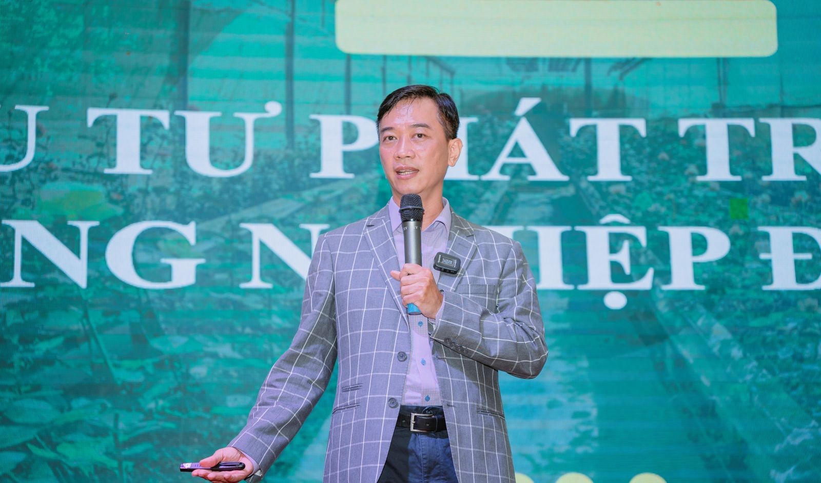 
PGS. TS. Nguyễn Minh Ngọc, Phụ trách khoa thẩm định giá và kinh doanh Bất động sản trường Đại học Tài chính – Marketing
