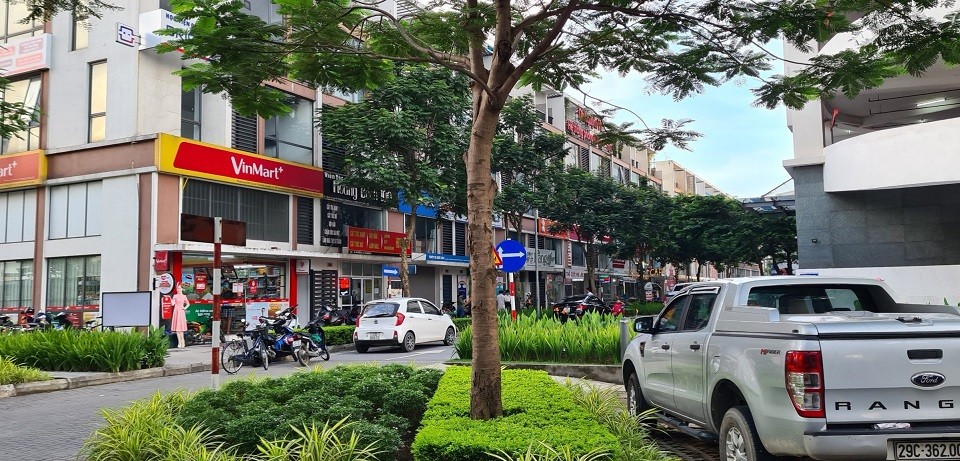 Xu hướng dịch chuyển mặt bằng kinh doanh ra xa trung tâm sẽ còn diễn ra.