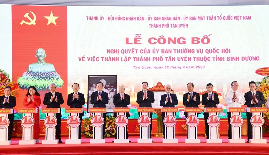 
Lãnh đạo Quốc hội và Chính phủ chính thức công bố thành lập Thành phố Tân Uyên thuộc tỉnh Bình Dương.
