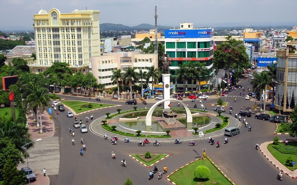 
Địa ốc Đắk Lắk ở trong thế phát triển mới nổi của một thị trường ngách, và cũng bị ảnh hưởng từ xu thế chung
