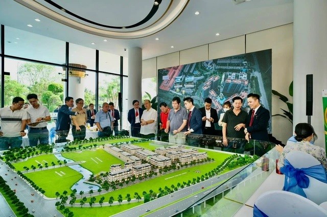 
CBRE Việt Nam cho biết, quý 1/2023 thị trường căn hộ bán TP. Hồ Chí Minh đã có được sự cải thiện về nguồn cung mới với gần 2.900 căn hộ được chào bán ra thị trường, so với cùng kỳ năm ngoái tăng hơn gấp đôi và so với quý 4/2022 tăng 1,2 lần
