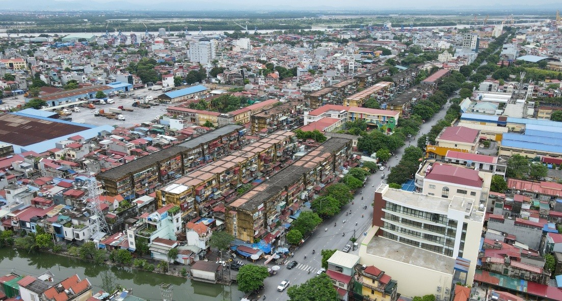 
Toàn cảnh 10 tòa chung cư cũ tại phường Vạn Mỹ, TP Hải Phòng.
