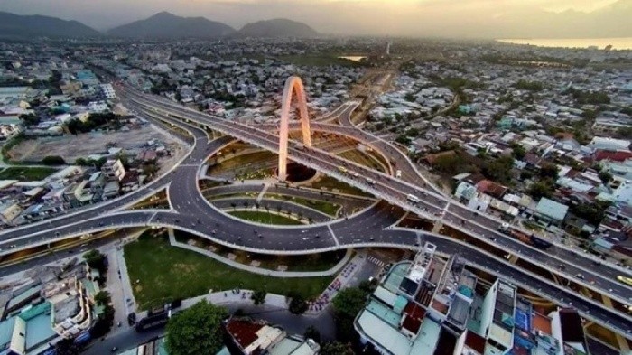 
Sự phát triển của hệ thống hạ tầng giao thông không chỉ đem lại kết nối liên tỉnh mà còn là động lực thúc đẩy phát triển kinh tế của Đà Nẵng.
