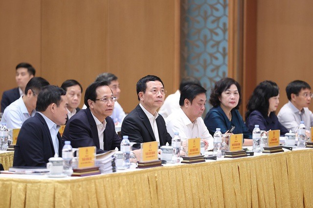 
Thủ tướng đề nghị các cơ quan của Đảng, Quốc hội, Mặt trận Tổ quốc Việt Nam, các tổ chức chính trị-xã hội phối hợp chặt chẽ, có hiệu quả với Chính phủ, các cấp chính quyền tổ chức triển khai QHTTQG - Ảnh: VGP/Nhật Bắc
