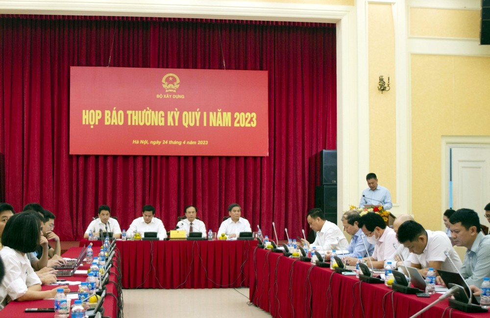 
Toàn cảnh Họp báo thường kỳ quý I năm 2023 của Bộ Xây dựng.
