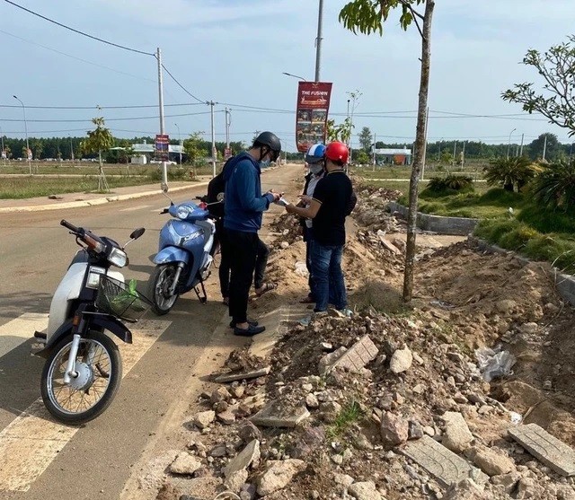 
Hiện nay câu nói “thà chốt còn hơn mất giao dịch” đang là quan điểm bán hàng của rất nhiều môi giới bất động sản thời kỳ khó khăn
