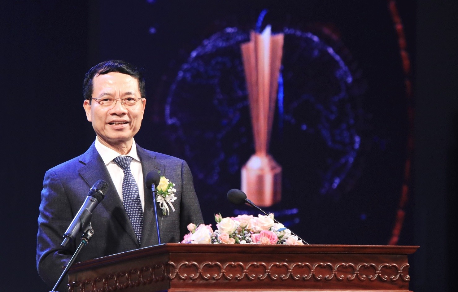 
Bộ trưởng Bộ TT-TT Nguyễn Mạnh Hùng phát biểu
