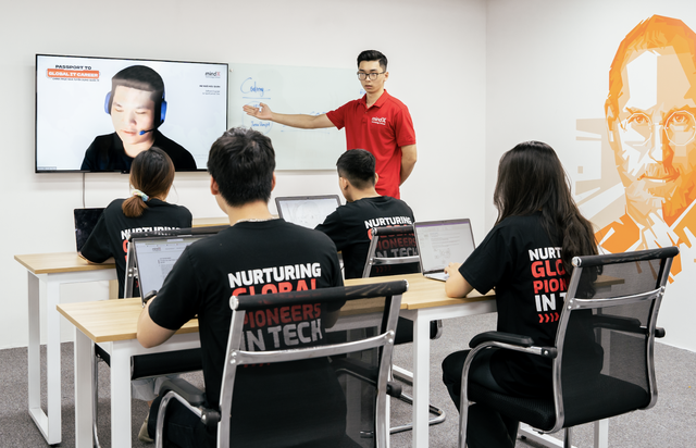
Một lớp học lập trình ở Trường học công nghệ MindX do anh Nguyễn Thanh Tùng sáng lập
