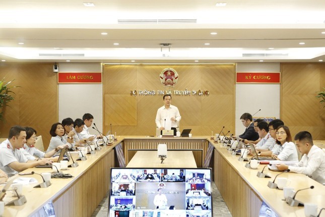 
Hội nghị trực tuyến chỉ đạo, quán triệt triển khai thanh tra đột xuất việc chấp hành pháp luật về quản lý thông tin thuê bao dịch vụ viễn thông di động mặt đất sáng nay (19/5).
