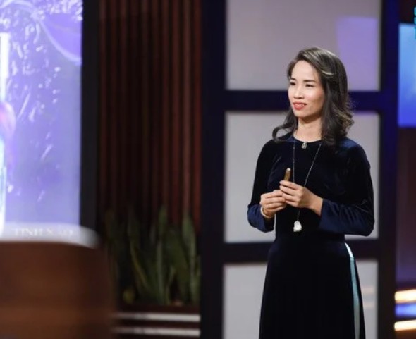 
Bà Tôn Nữ Xuân Quyên – Founder &amp; CEO BluSaigon trong một lần gọi vốn
