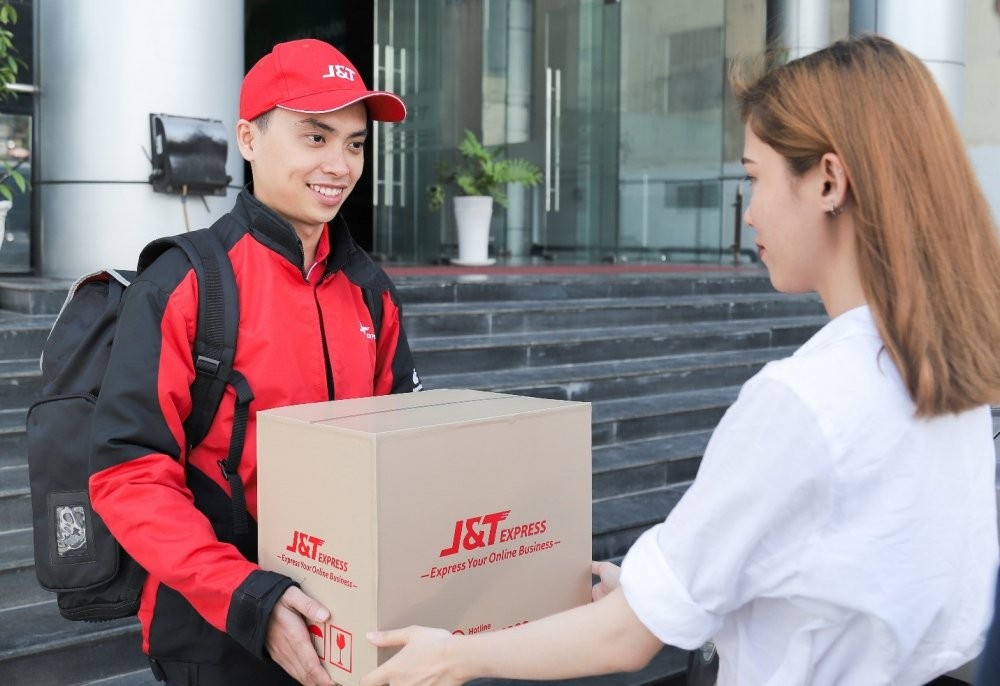 
J&amp;T Express chính là công ty chuyển phát nhanh hàng đầu ở Đông Nam Á, trụ sở chính đặt ở Indonesia đồng thời đã gia nhập thị trường Việt Nam từ năm 2018
