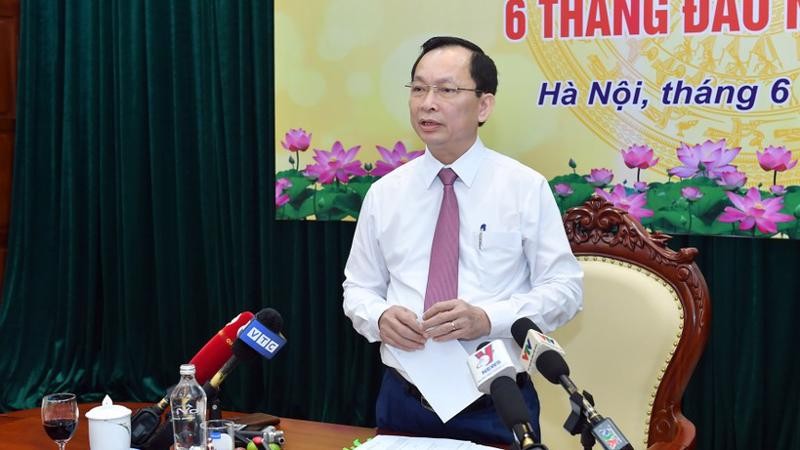 
Phó Thống đốc Ngân hàng Nhà nước Đào Minh Tú phát biểu tại họp báo.
