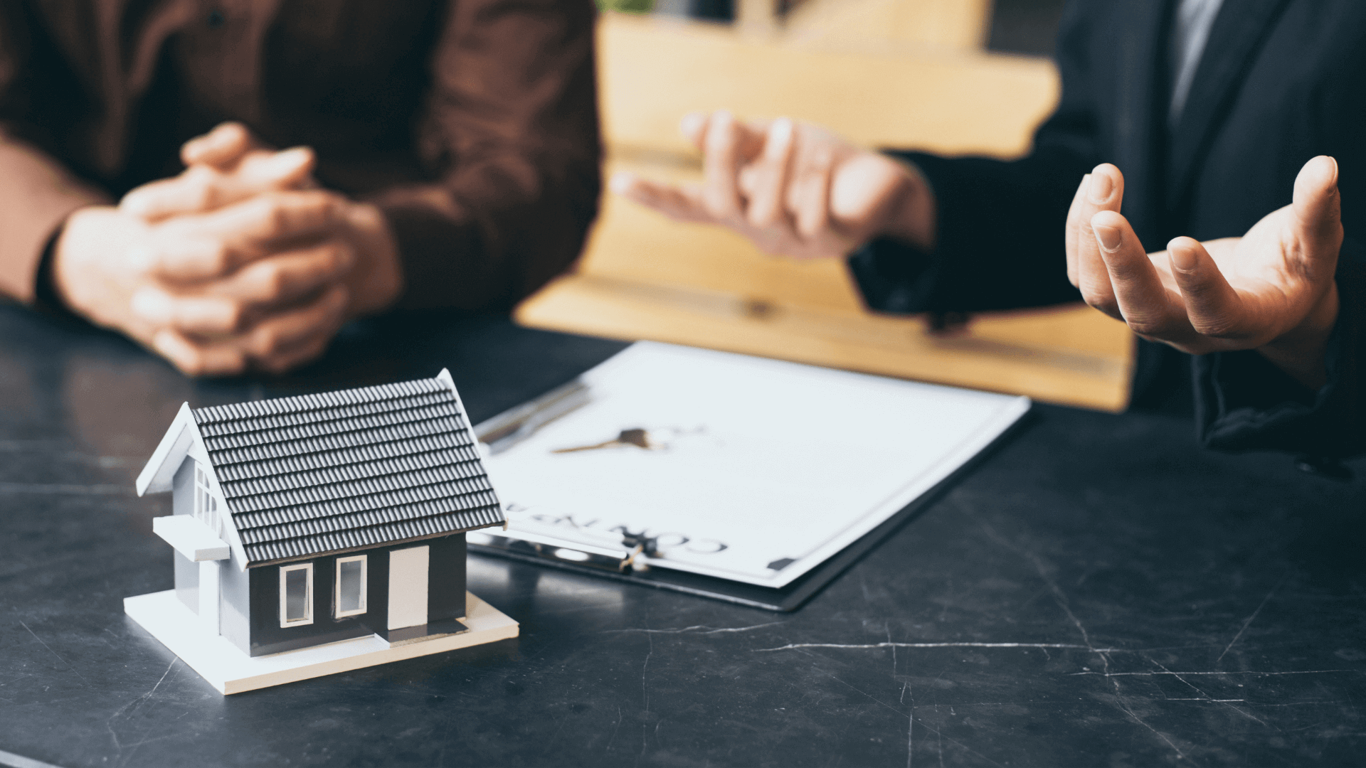 
Khi mua bán nhà riêng cần phải lưu ý một số trường hợp đặc biệt
