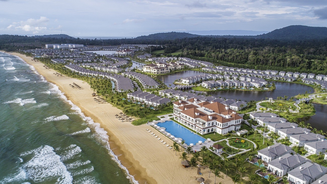 So với các điểm du lịch trong khu vực, Phú Quốc vẫn còn kém xa về số chuyến bay kết nối địa phương đến các cửa ngõ giao thông quốc gia 