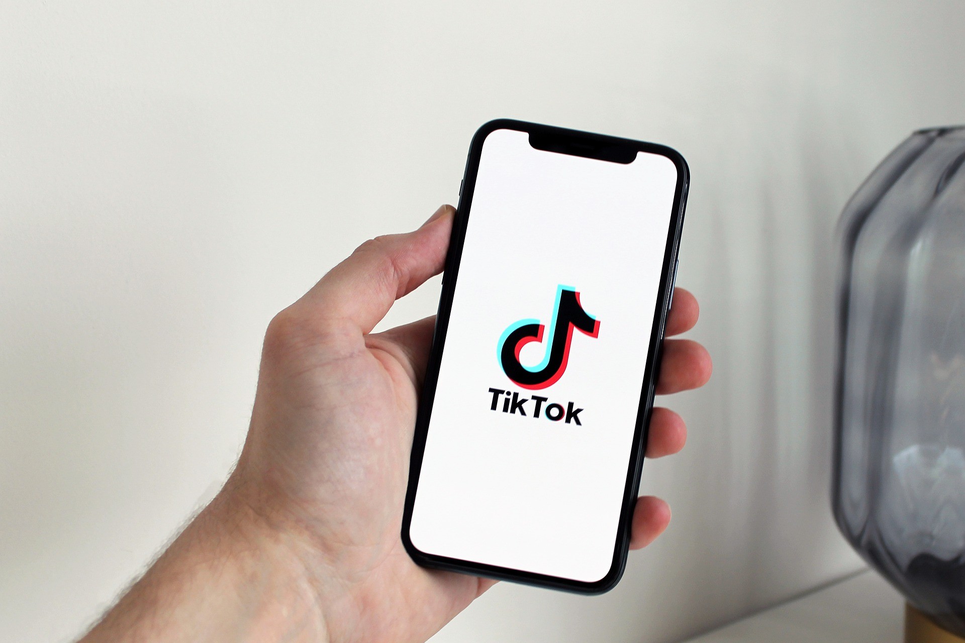 
TikTok Shop hay Lazada đều nhận được sự hậu thuẫn của các công ty lớn như ByteDance hay Alibaba
