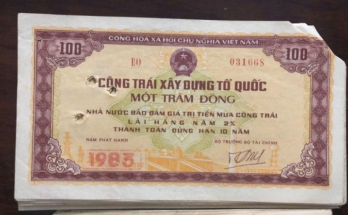 
Công trái chính là khoản nợ vay của Nhà nước hoặc chính quyền địa phương sử dụng cho mục đích công của Nhà nước hay cũng chính là trái phiếu hiện nay
