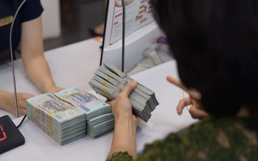 Người được trả tiền được gọi là Payee đây là một trong hai bên tham gia vào một cuộc trao đổi, giao dịch, thanh toán